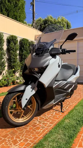 Yamaha X-Max Connected 300cc - 2026
