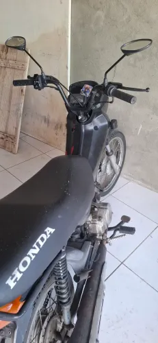 Pop 100, ano 2012, Preta, valor a negociar!!!