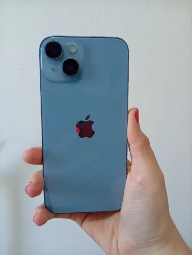 Vendo iPhone 14 semi-novo