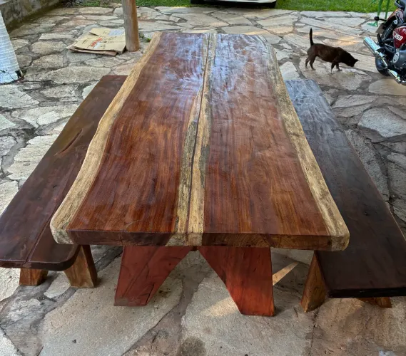 Mesa de madeira pura ( jatobá)