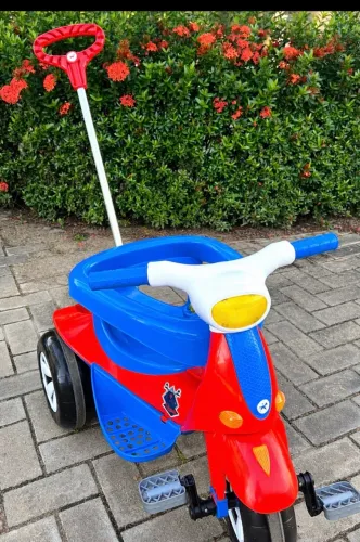 Triciclo infantil