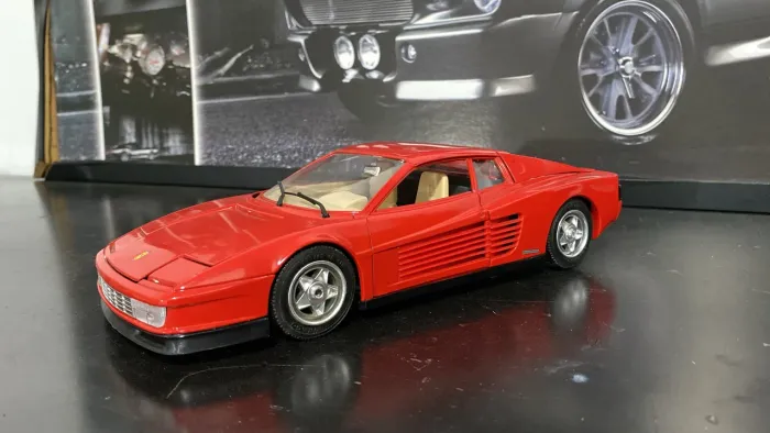 Ferrari testarossa Burago 1:18