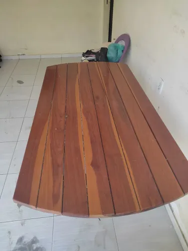 Mesa de madeira pra vender rapidinho