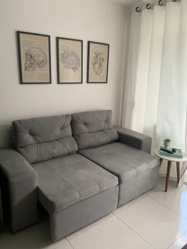 Sofá retrátil cinza