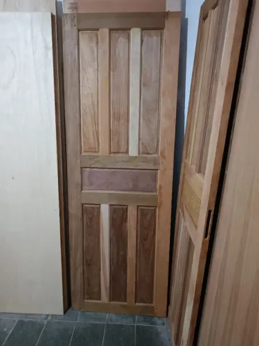 Porta externa de 70cm x 2m / 2.10 VENDE-SE 
