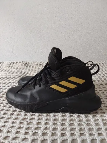 Tênis Adidas Ownthegame 2.0 Original Preto/Dourado Tam 39 Pouco uso