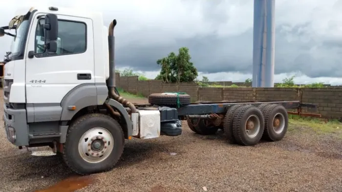 MERCEDES BENZ AXOR 4144K 6X4 41T 439CV