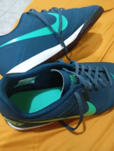 Tênis futsal Nike 