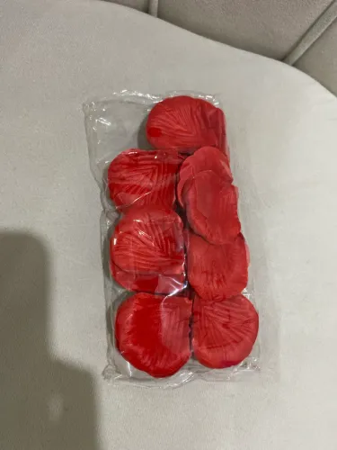 pétalas de rosas artificiais