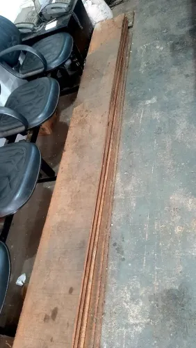 Tábuas de 30 cm por 6 metros ótima madeira 