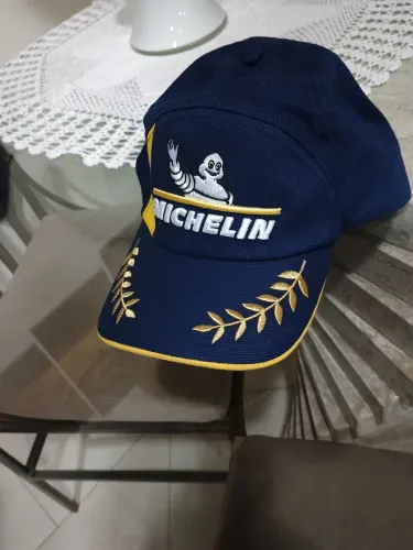 Boné da marca Michelin novo bordado muito bonito sofisticado
