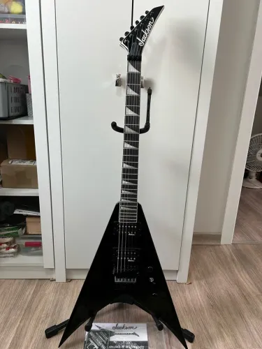 Guitarra jackson king V js32