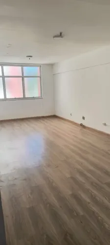 Sala para venda tem 27m2 Centro - Petrópolis - RJ
