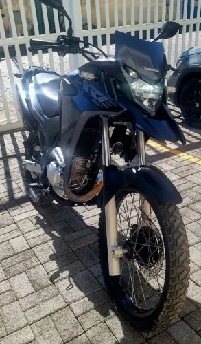 XRE 300 2023