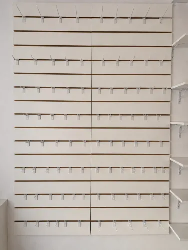 Vende-se Painel Expositor + Ganchos