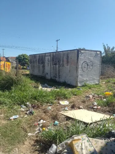 Vendo esse container em ótimo estado de conservação 