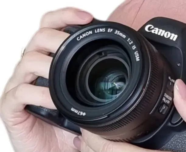 Canon EF 35mm f/2 IS USM (única dona)