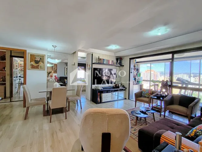 Apartamento mobiliado de 2 dormitórios/2 suítes com 97m² privativos e 2 vagas no Bom Fim e