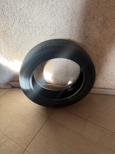 Pneu aro 17 205/50 estado de novo 
