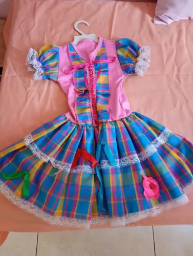 Caipira veste 6a 8anos