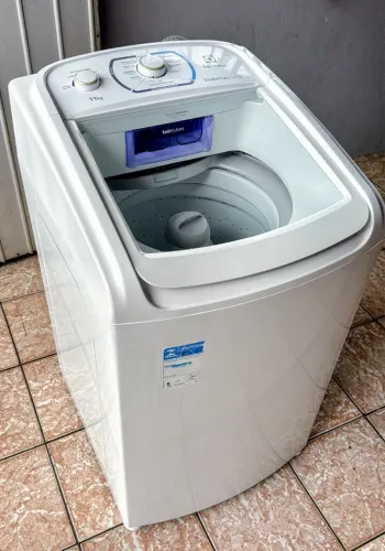 Valor R$750 , máquina de lavar eletrolux 11 kg último modelo: essencial CARE