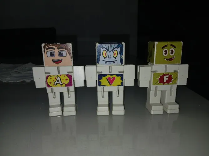 Boneco articulação do Adam vampire e Franken para vender logo