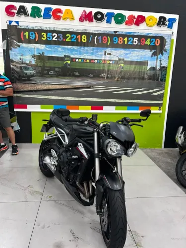 TRIUMPH STREET TRIPLE 765 RS