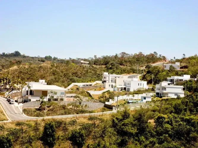 Lote/Terreno para venda tem 1000 metros quadrados
