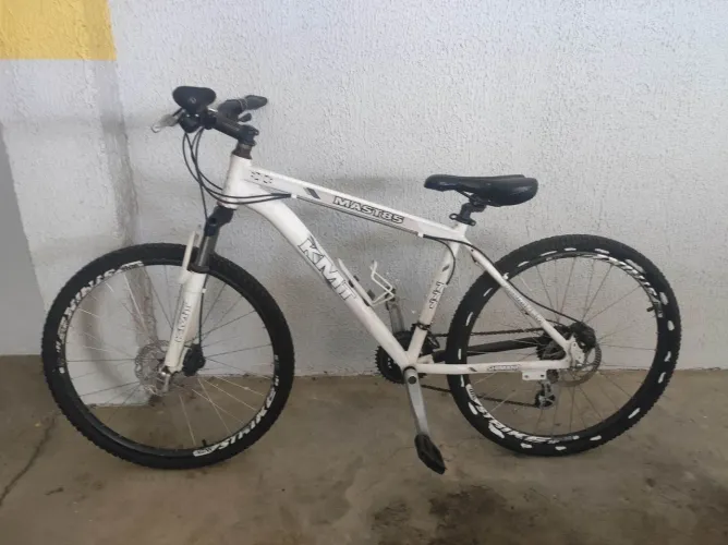Bicicleta aro 26 com 24 marchas
