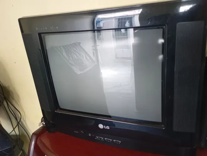 Tv 14 polegadas tela plana em excelente estado de conservação 