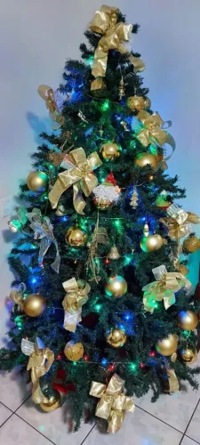 Árvore de Natal 1,80m + decoração
