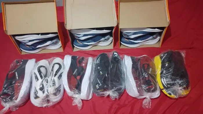 Tênis novos do 41 ao 45 $ 79,99 cada 