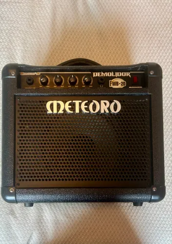 Cubo Amplificador Meteoro Demolidor FWB-20 para Contrabaixo