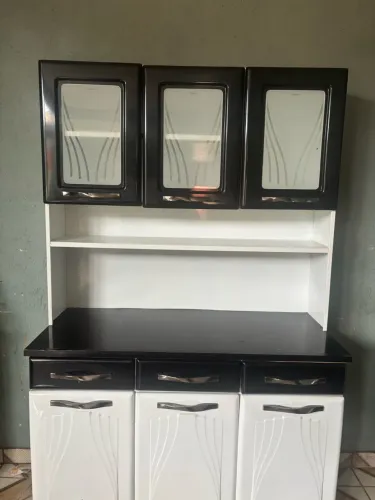 VENDE-SE ARMÁRIO DE COZINHA