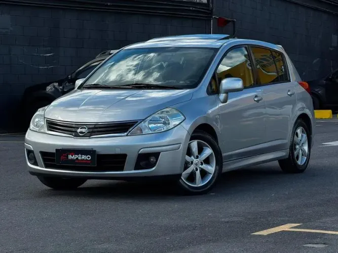 Nissan Tiida SL 1.8/1.8 Flex 16V Aut. 2012