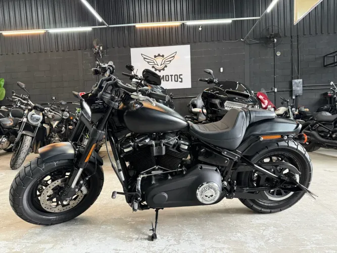 Harley Davidson Fat Bob 2020 impecável e pouco rodada