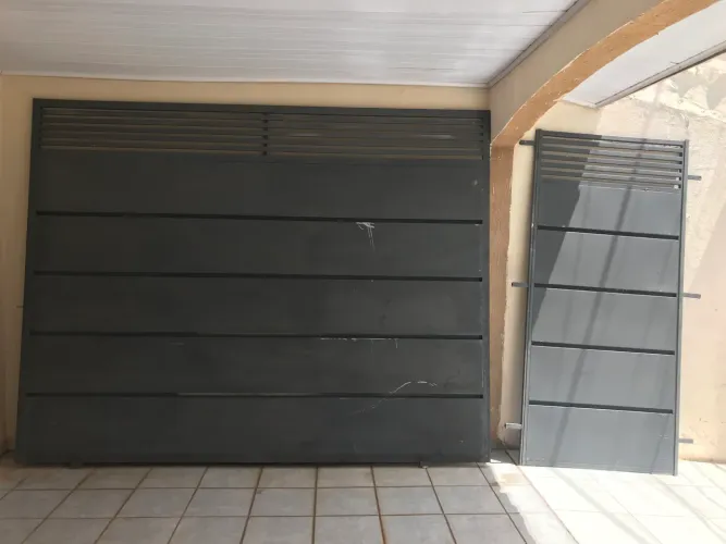 Portão Residencial Grande e Pequeno 