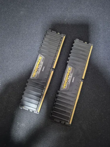CADA RAM 8GB 2400mhz Corsair 