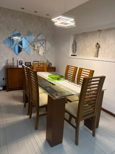 Mesa atemporal 6 cadeiras