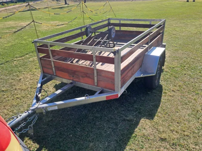 Carretinha reboque fazendinha