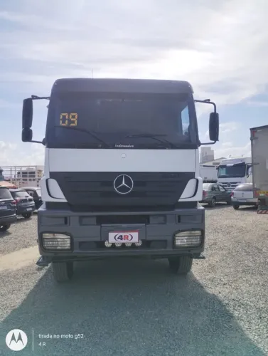 Mercedes 3340 caçamba 6x4 traçado