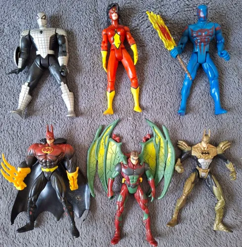LOTE BONECOS BATMAN | HOMEM-ARANHA - ANOS 90 - 06 UNIDADES