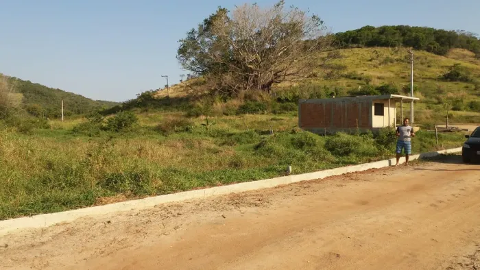 Vendo terreno em Saquarema/ Bairro Mombaça