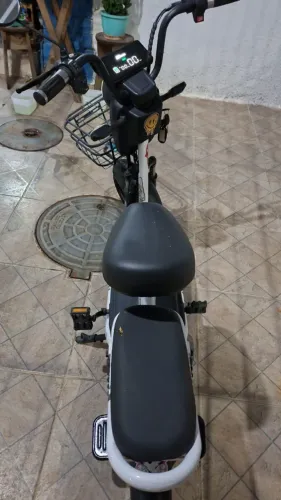 Scooter elétrica Happy 2024