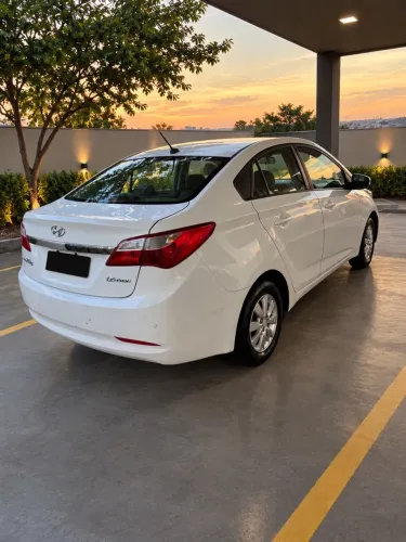 Hyundai HB20S C.plus/c.style 1.6 Flex 16V Mec.4p 2014