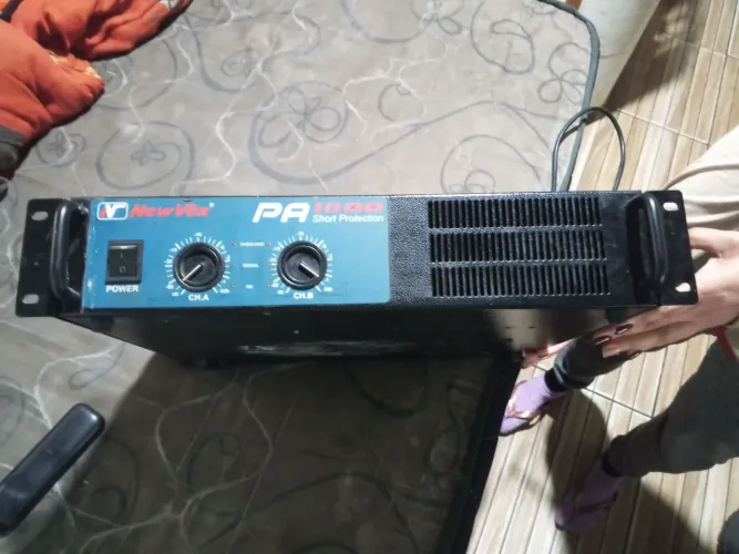 Vende se amplificador profissional