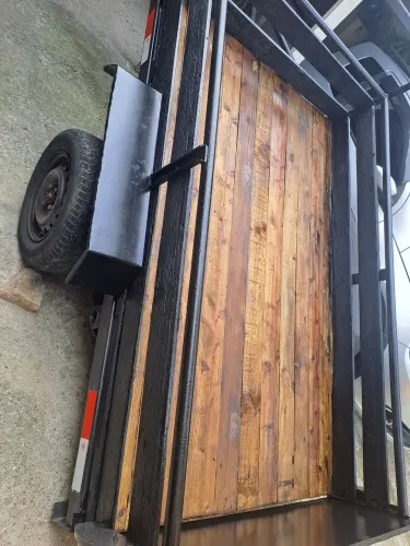Carretinha sem documento e sem placa