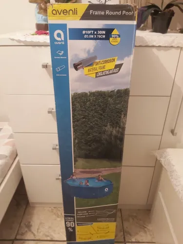 Piscina semi nova na caixa