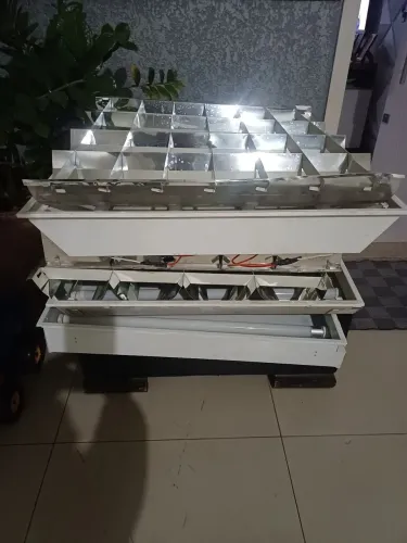 Luminária de embutir  quadrada para 4 lâmpadas
