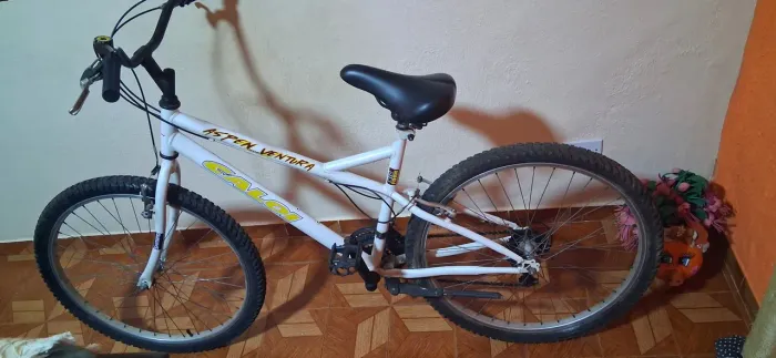Bike caloi, aro 26, 21 marchas com várias peças originais para conforto e elegância!?